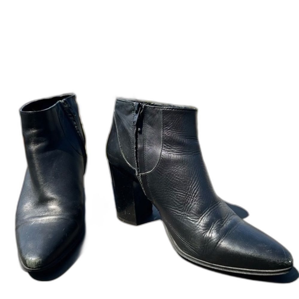 Zara Black Leather Pointed Toe Booties Size 9.5 Chunky Heel Ankle Boots Classic